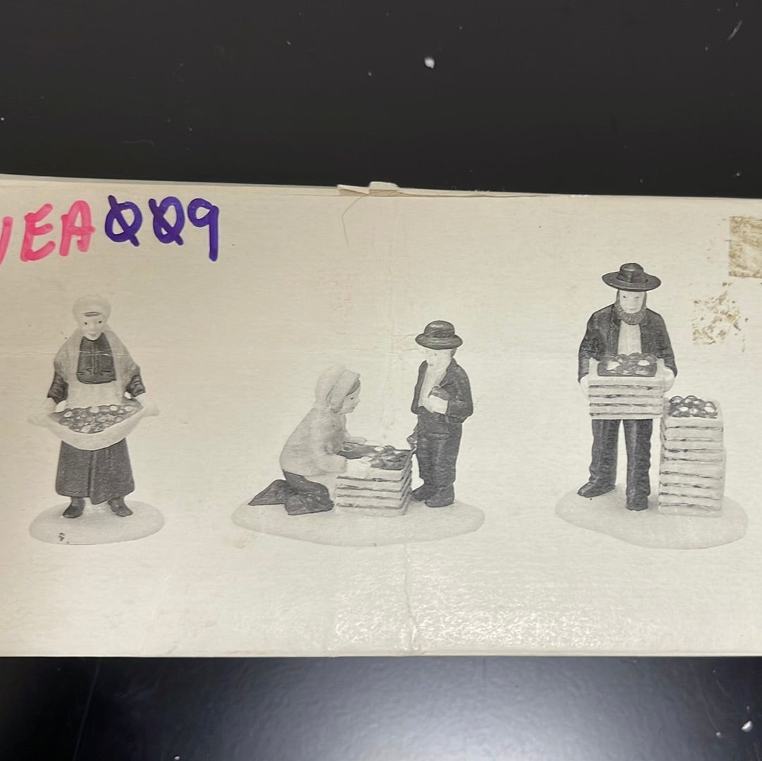 Amish Family (Set of 3)