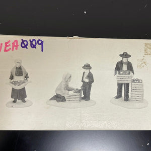 Amish Family (Set of 3)